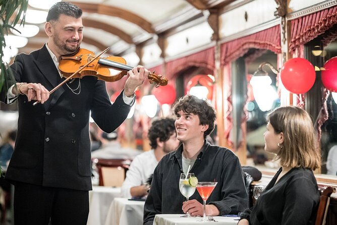 10PM Budapest Danube Cruise with Live Music & Food or Drinks - Route Limits From River Conditions, How to Protect Your Expectations