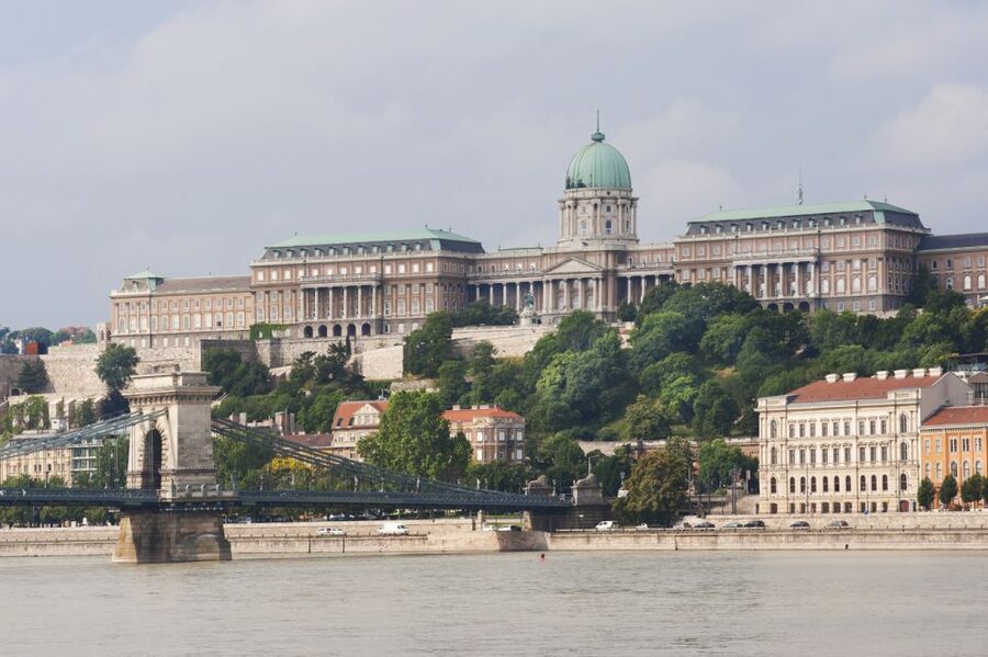 3-Hour Orientation Walking Tour of Buda and Pest - The Danube Crossing by Public Transport: Why It’s More Than a Photo Stop