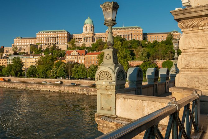 4 hours long private minivan tour in Budapest - Vajdahunyad Castle, Szechenyi Baths, and the Opera Lobby: Where Short Stops Work