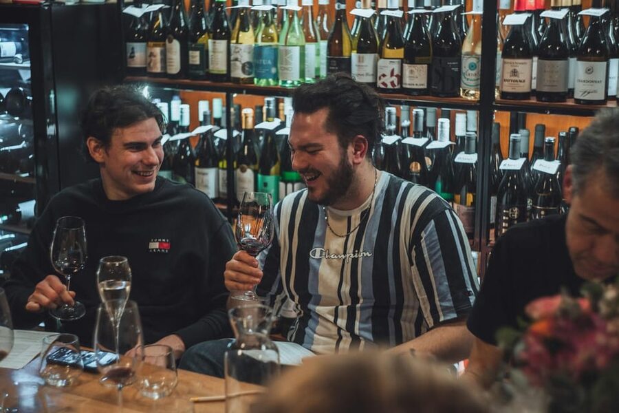8-Tier Hungarian Wine Tasting in a Cozy Downtown Wine Bar - The 8-wine lineup: bubbles to reds (and why the mix matters)