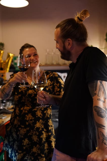 8-Tier Hungarian Wine Tasting in a Cozy Downtown Wine Bar - The 2-hour flow: how the tasting stays fun, not rushed