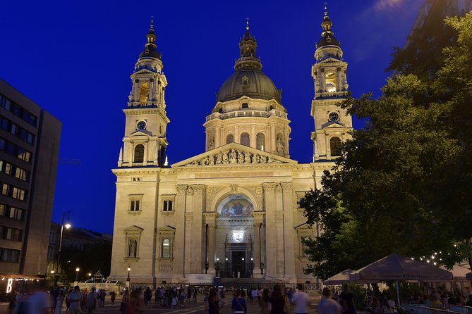 All day city tour in Budapest - Hungarian Parliament Building: plan your Danube photo angle
