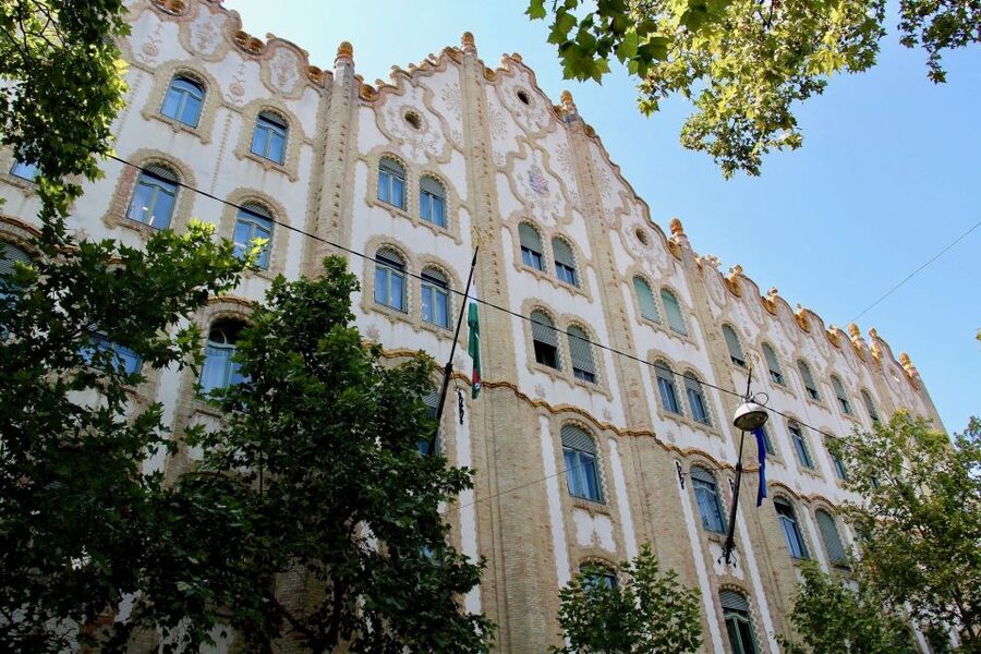 Art Nouveau Tour in Budapest: 3-Hour Private Tour - Why There Are No Skyscrapers, and What That Tells You