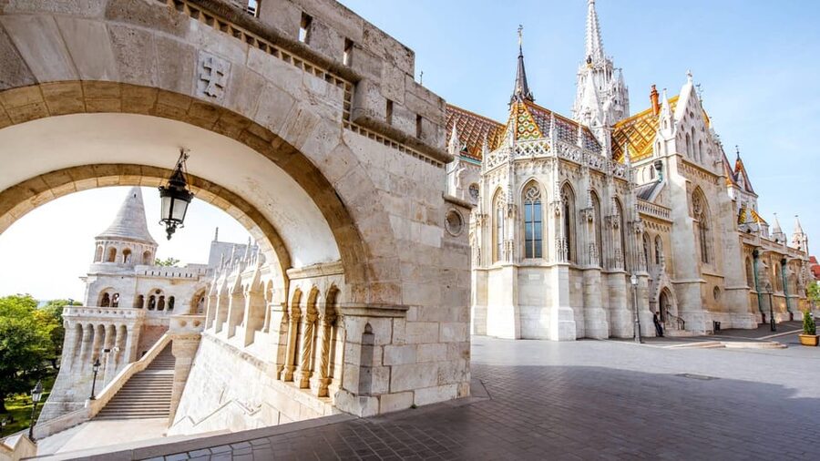 Best of Budapest: Private Walking Tour with a Local - Jewish Quarter Visits and the Great Synagogue Moment