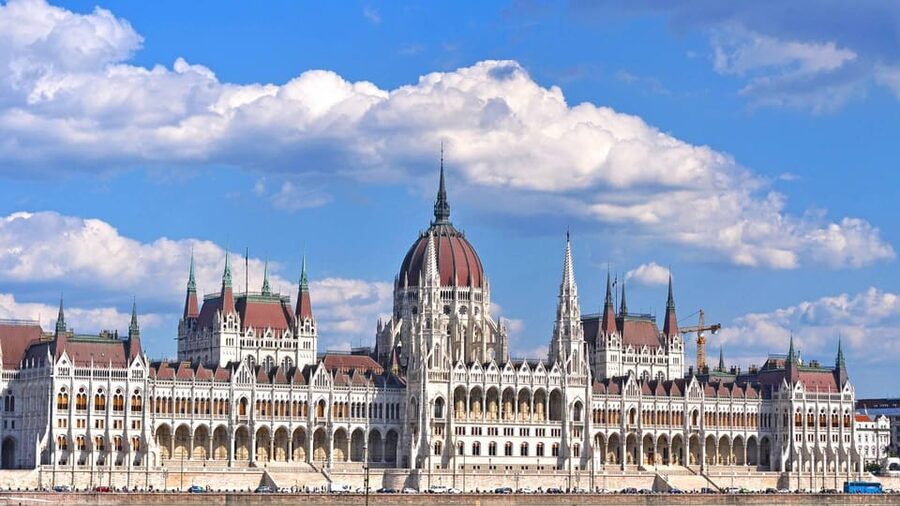 Best of Budapest: Private Walking Tour with a Local - Cafe Breaks and the Role of Comfort in a Walking Tour