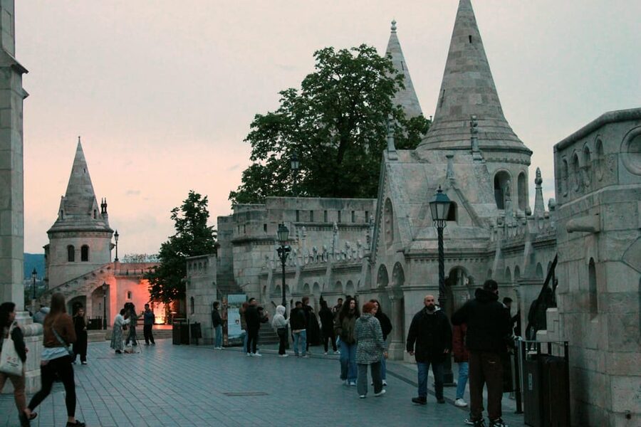 BloodThirsty Hungary: Walking tour & Dark Historical Stories - Photo opportunities and views: where your camera will thank you