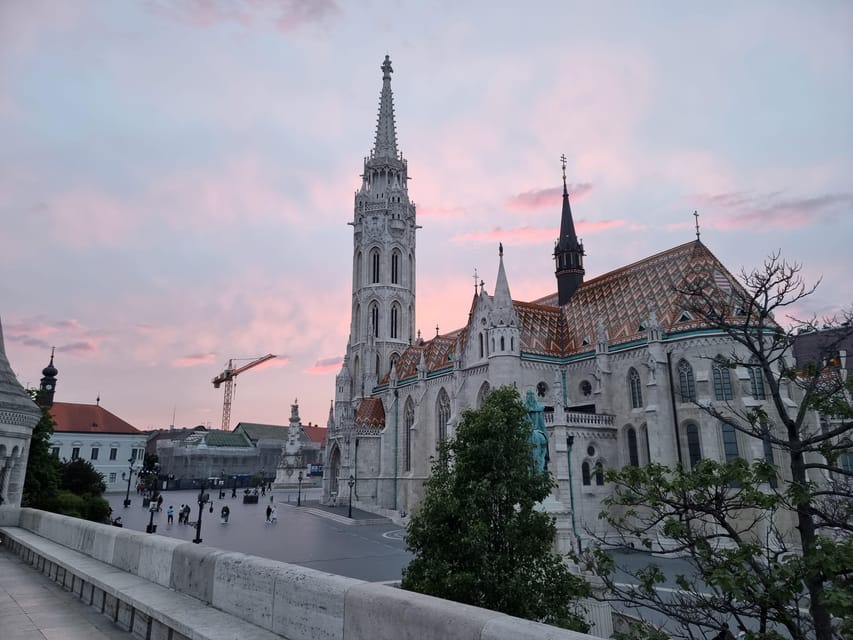 BloodThirsty Hungary: Walking tour & Dark Historical Stories - Sándor Palace and Castle Hill Funicular viewpoints