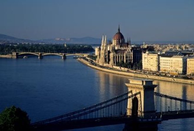 Booze Cruise Budapest Sightseeing Danube Cruise - Key things I’d bookmark before you go