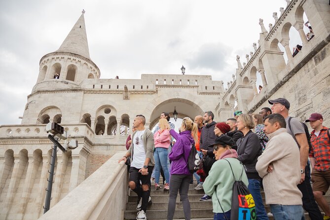 Buda Castle Tour: Fisherman's bastion and hidden gems - Residential lanes and the Setany feeling on Arpád Tóth Promenade