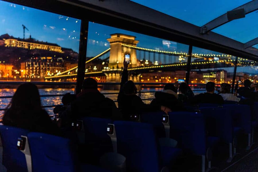 Budapest: 1-Hour Evening Sightseeing Cruise with Drink - Key Things to Know Before You Go