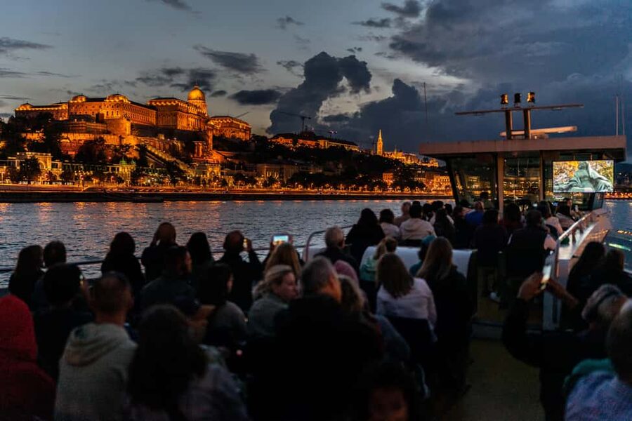 Budapest: 1-Hour Evening Sightseeing Cruise with Drink - Dock 7, Jane Haining rakpart: How to Find Legenda City Cruises Without Stress