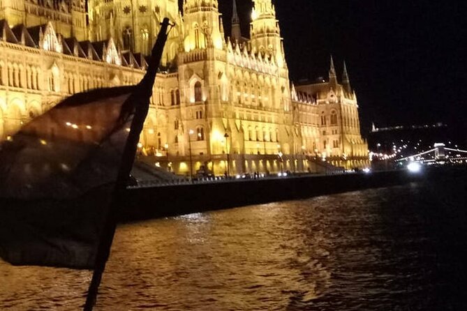 Budapest: 1-Hour Highlights Cruise with Welcome Drink - Why This 1-Hour Danube Cruise Works for First-Time Budapest