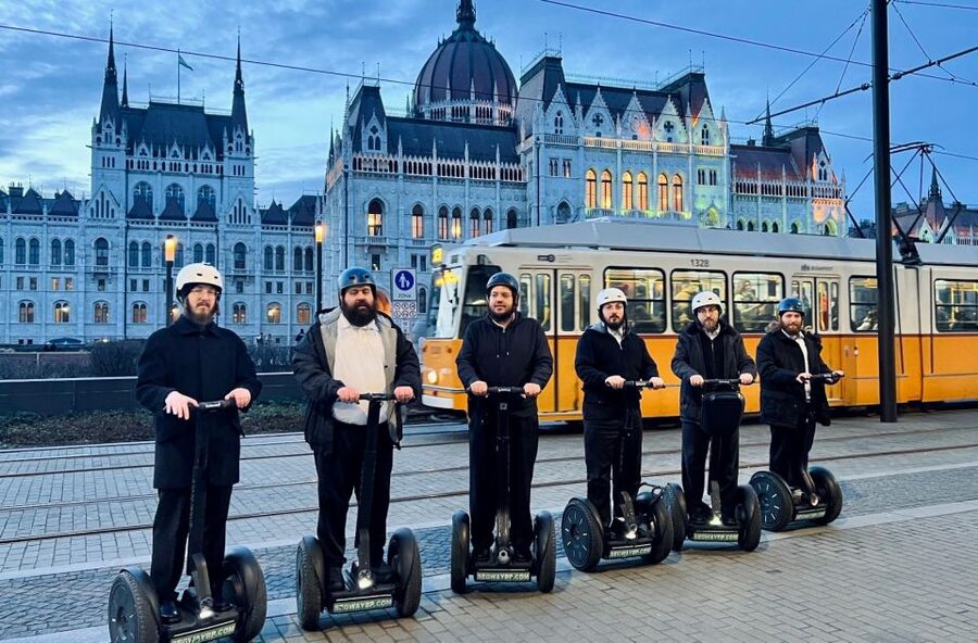 Budapest: 1 Hour Instagram Segway Tour - Training, helmets, and getting confident before you move