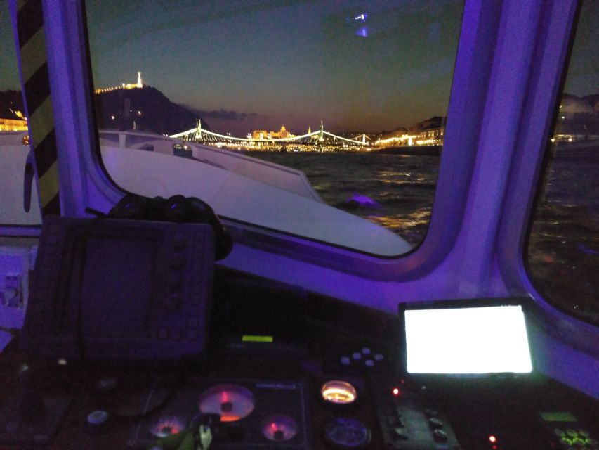 Budapest: 1-Hour Private Boat Cruise - M/S Klara and the Comfort Setup You Can Actually Use