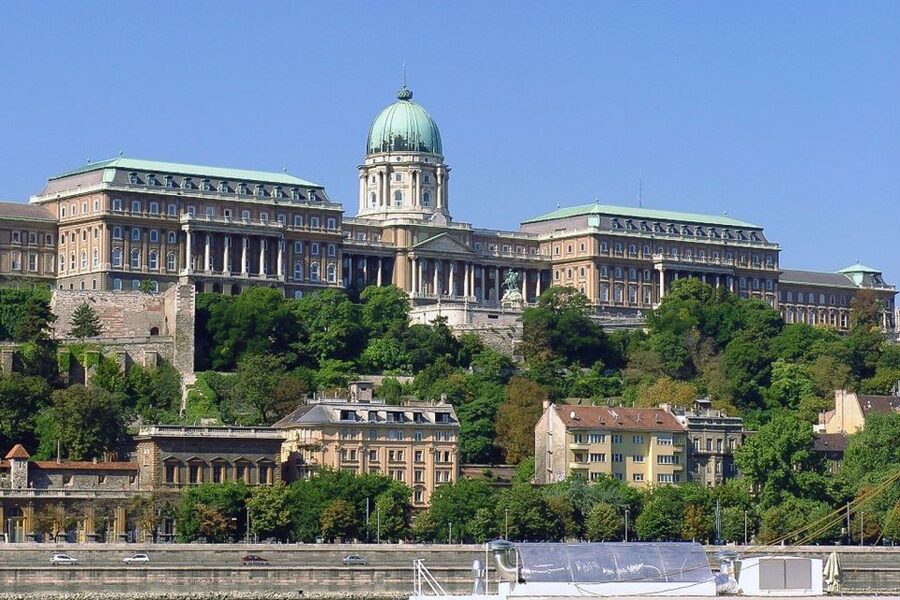 Budapest: 3-Hour Grand City Tour and Castle Walk - Fisherman’s Bastion and Castle Hill Walk: Where the Views Earn Their Salt