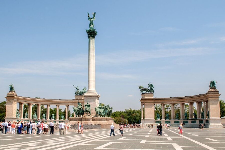 Budapest: 3-Hour Live Guided Sightseeing Tour - City Park segment: big thermal energy and a Zoo neighborhood pass