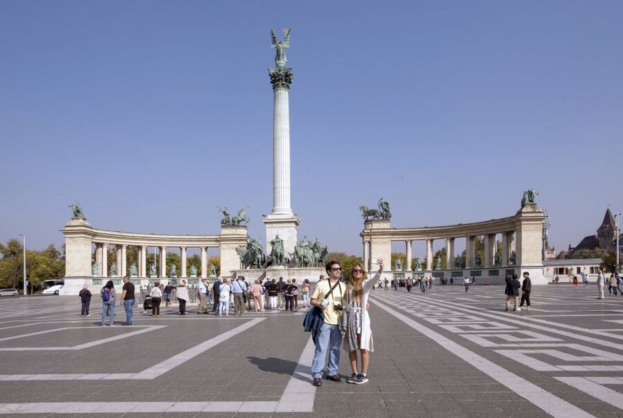 Budapest: 3-Hour Trabant Sightseeing Tour - What It Feels Like on the Road (Including the Tight Back Seat)