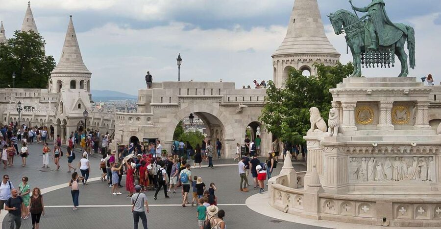 Budapest 3-Hour Walking Tour in Italian - Key things to know before you go