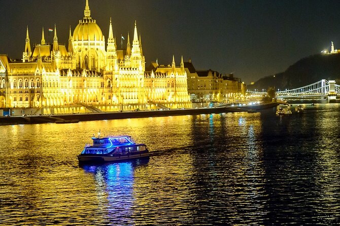 Budapest 4 course Dinner Cruise with Bar Piano and Welcome Drink - Getting There at Jane Haining rkp. 11, 1052, and Boarding Smoothly