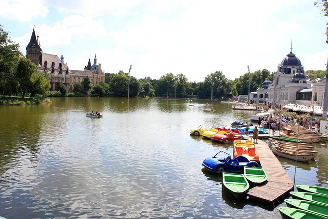 Budapest All in One Small Group Walking Tour with Strudel Stop - St Stephen’s Basilica and the Strudel House break