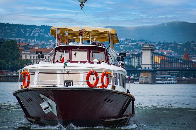 Budapest Audio Guide Cruise with Day, Sunset and Night Options - The Danube route: from Castle District views to Batthyány Square