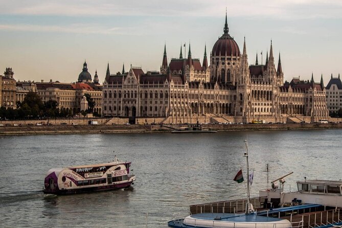 Budapest Audio Guide Cruise with Day, Sunset and Night Options - Inside vs outside: how to choose your seat for real