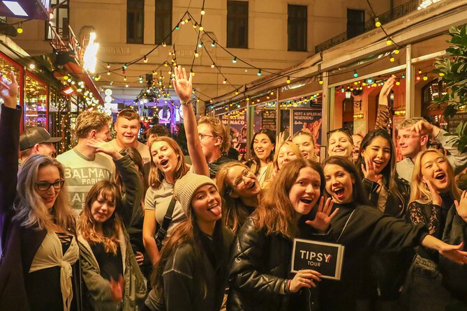 Budapest: Bar Crawl Tour with Drinks and Shots Included - Wesselényi utca 21 Stop, Creative Shots in a 15-Minute Burst