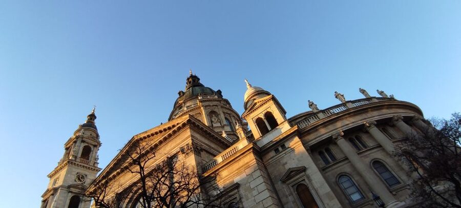 Budapest: Best of Downtown and Jewish Quarter Tour - Szabadság Square to St Stephen’s Basilica: classic Budapest skyline