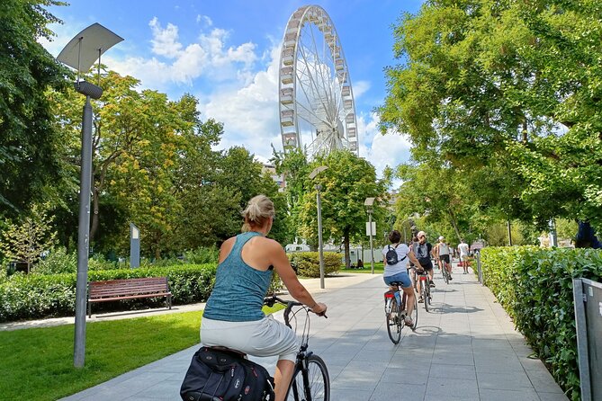 Budapest Bike Tour with Hungarian Goulash - Meeting point, bikes, and how to show up ready
