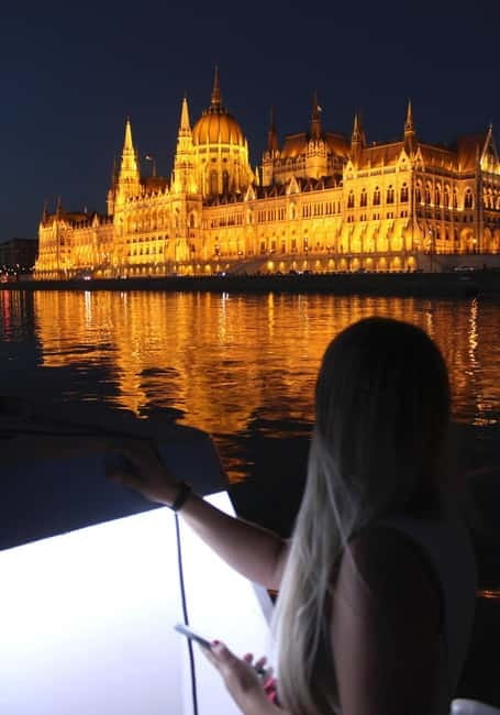 Budapest: Boat Cruise with Personal Guide and Drink - Key moments that make this cruise worth your time