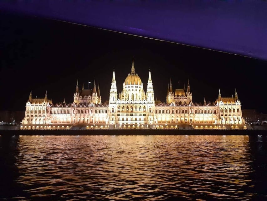 Budapest: Boat Cruise with Personal Guide and Drink - The included wine or lemonade, plus what is on board