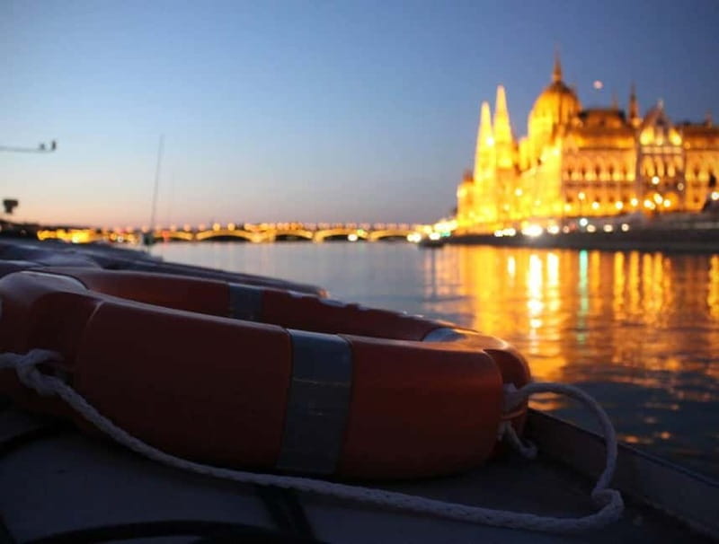 Budapest: Boat Cruise with Personal Guide and Drink - Who this night cruise fits best, and who might skip it