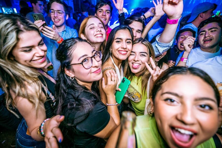 Budapest: Boat Party with option of Unlimited Drinks - Who this boat party fits best