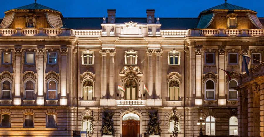 Budapest: Buda Castle Walk with Saint Stephen's Hall - St. Stephen’s Hall: the 30 minutes that feel like the whole point