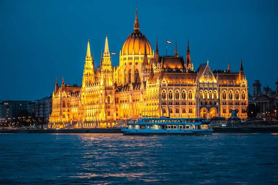 Budapest By Night Sightseeing Cruise - Key points to know before you go