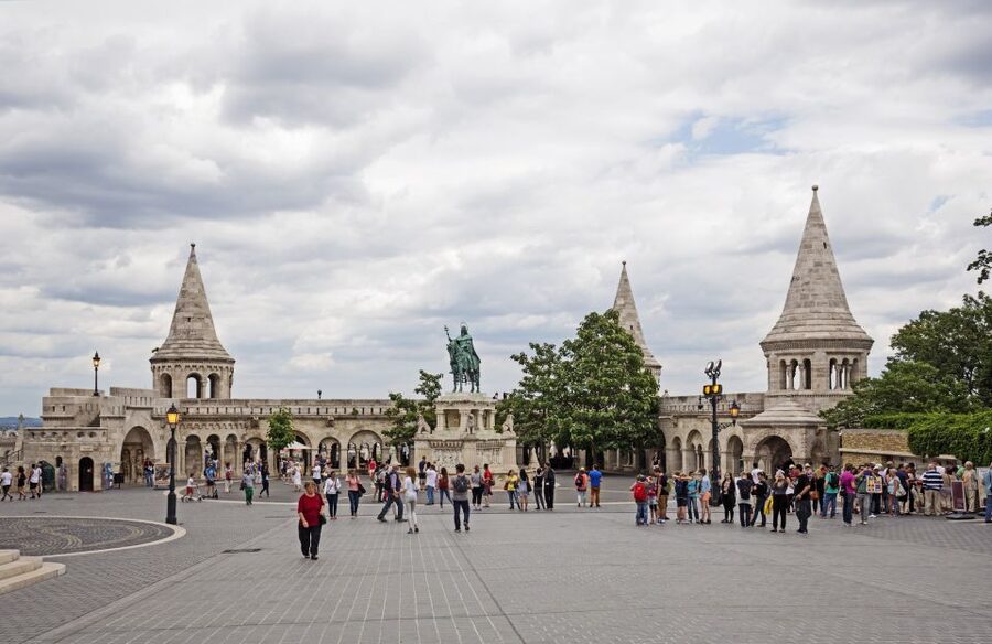 Budapest: Castle District Walk with Matthias Church Entry - Starting in Szentháromság Square, then walking smart up the hill