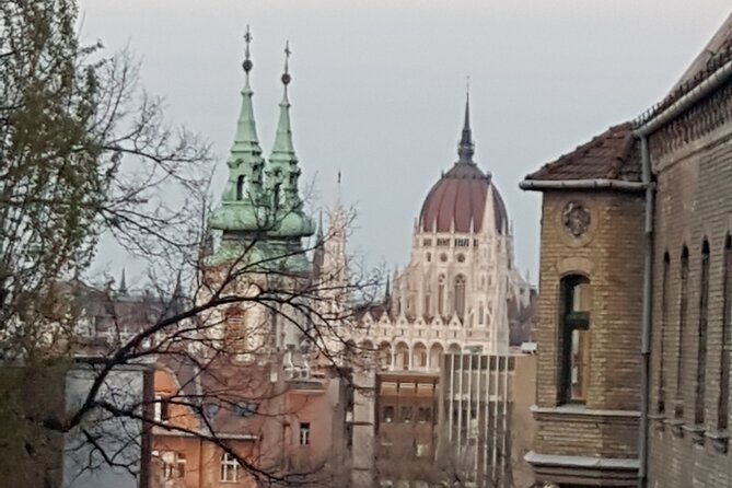 Budapest: Castle District Walking Tour - Matthias Church: the stop that makes the whole district click