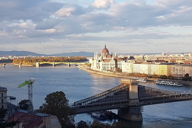 Budapest: Castle District Walking Tour - Jewish Prayer House and baroque streets: a different side of the hill