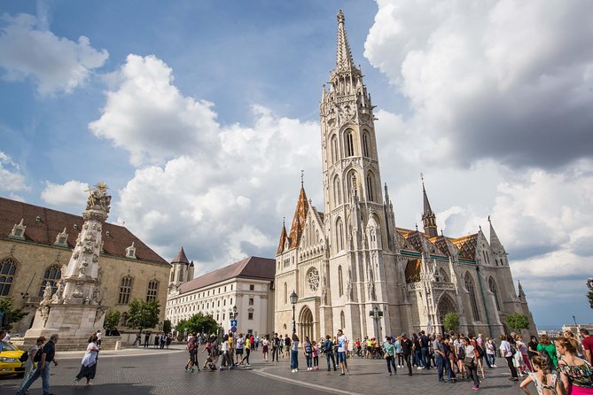Budapest Castle Walk - National Széchenyi Library and the “rebuilding” theme