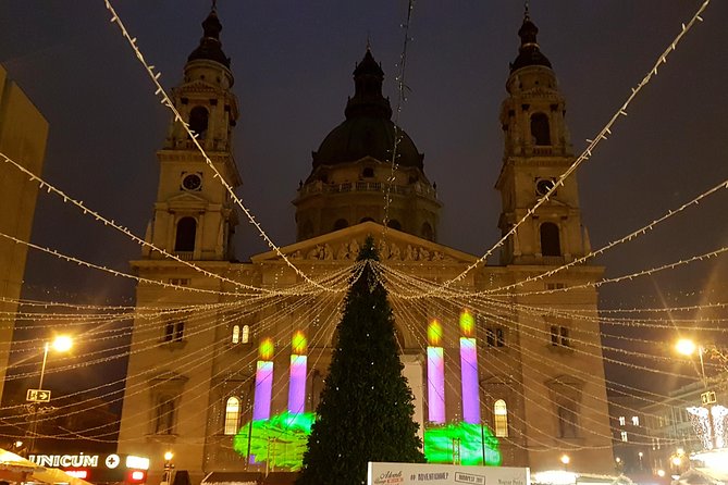 Budapest Christmas Market Tour with Basilica visit & Chimney cake - Food and drinks: chimney cake, mulled wine, and what to look for
