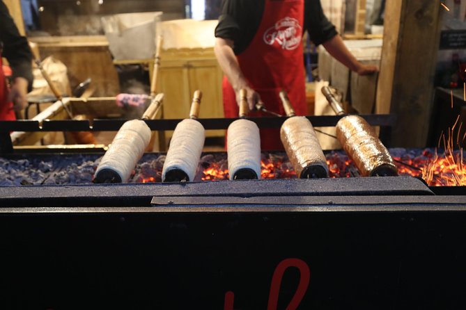 Budapest Christmas Market Tour with Basilica visit & Chimney cake - Why the guide makes the difference at night