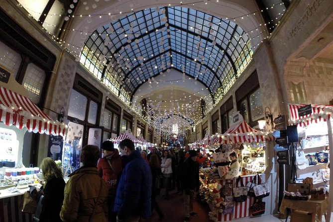 Budapest Christmas Walking Tour & Entry to St Stephen's Basilica - Budapest Advent and Christmas Fair: chimney cake and mulled wine breaks