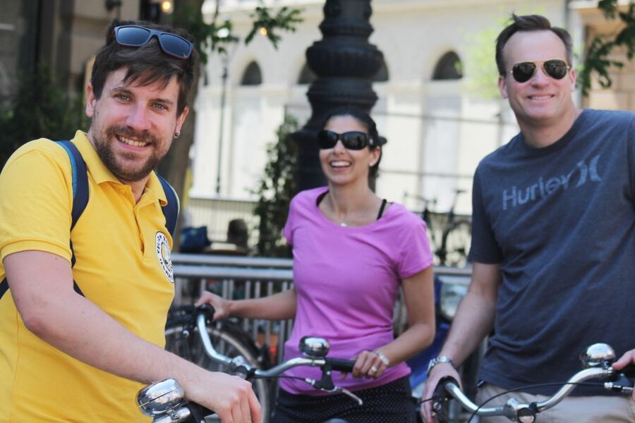 Budapest: City Bike Tour with Coffee Stop - St. Stephen’s Basilica, Liberty Square, and the Parliament View