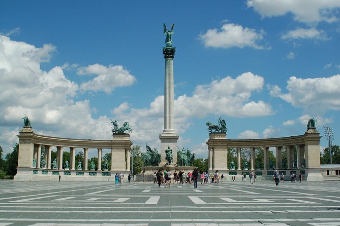 Budapest City Sightseeing Half-Day Tour - Transport, group size, and why hearing your guide matters