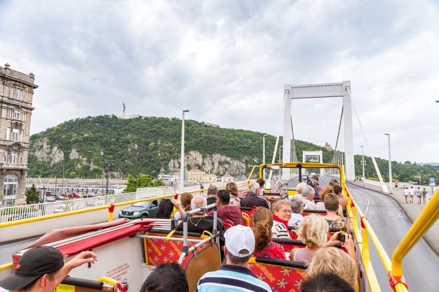 Budapest: City Sightseeing Hop-On Hop-Off Bus Tour & Extras - Buses, timing, and how to plan your day without stress