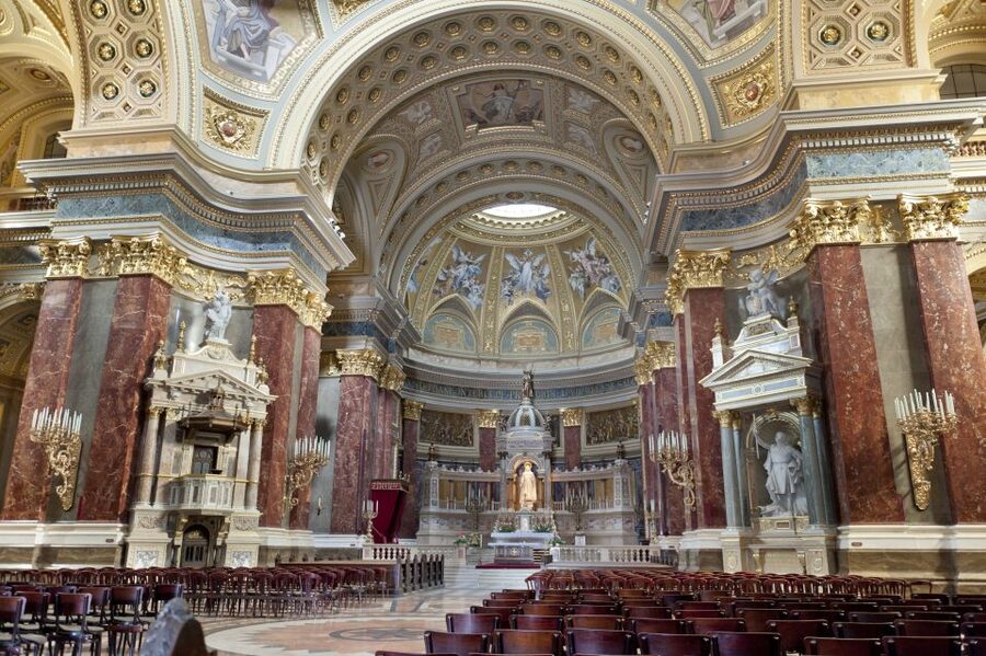 Budapest: Classical Music Concerts in St Stephen's Basilica - Why St. Stephen’s Basilica makes the music feel bigger