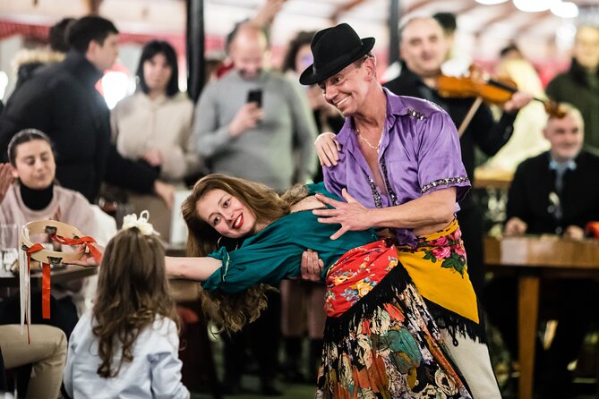 Budapest Danube Cruise and Dinner Options, Live Music and Dance - Getting to Akadémia 2 ponton and Boarding Without Drama