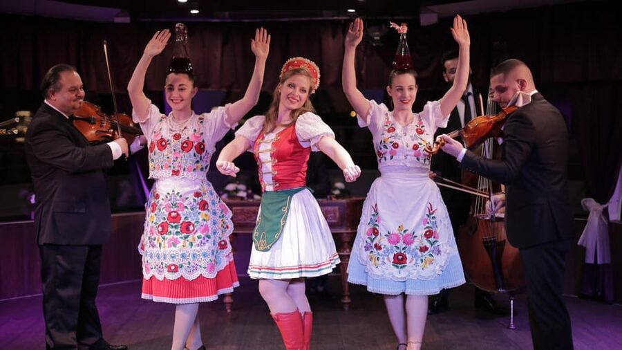 Budapest: Danube Cruise with Folk Dancing and Drinks - Key things that make this cruise worth your time