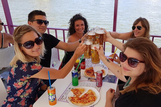 Budapest Danube Pizza Cruise with Welcome Drink - Parliament to Gellért Hill: where the skyline turns dramatic