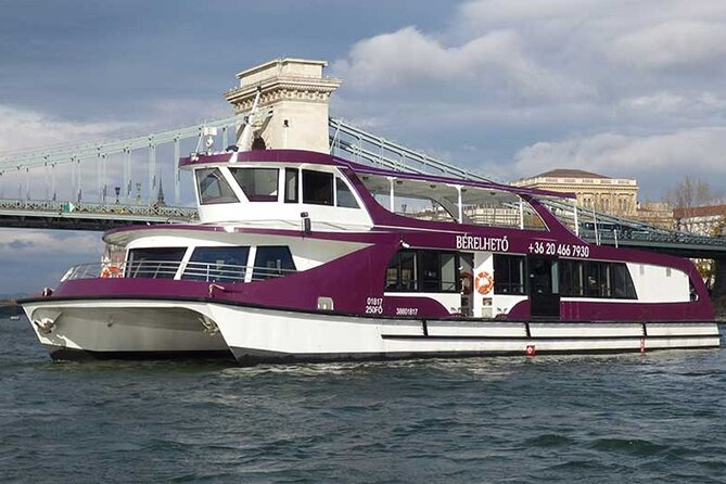 Budapest Danube Pizza Cruise with Welcome Drink - Petőfi Bridge, the National Theatre, and Balna on the east bank
